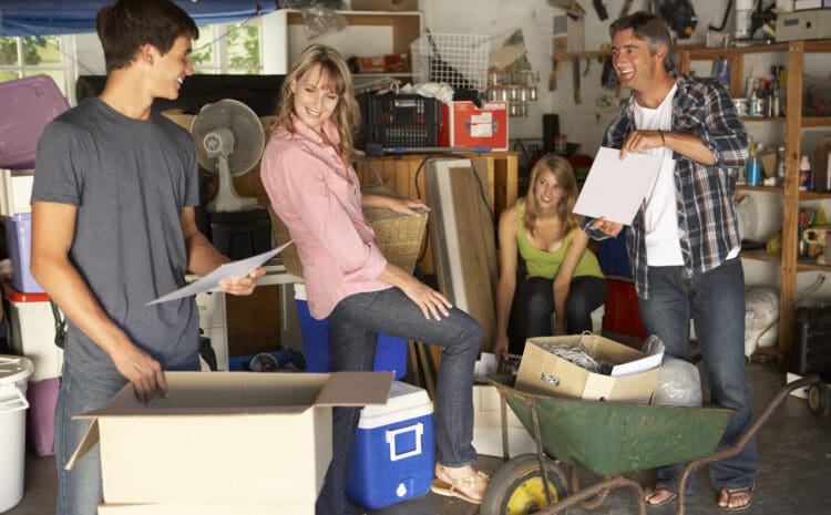  Mastering Garage Cleaning: Essential Tips for a Tidy and Organized Space